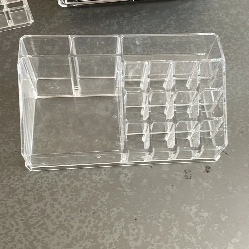 Acrylic, countertop, jewelry/cosmetic storage display